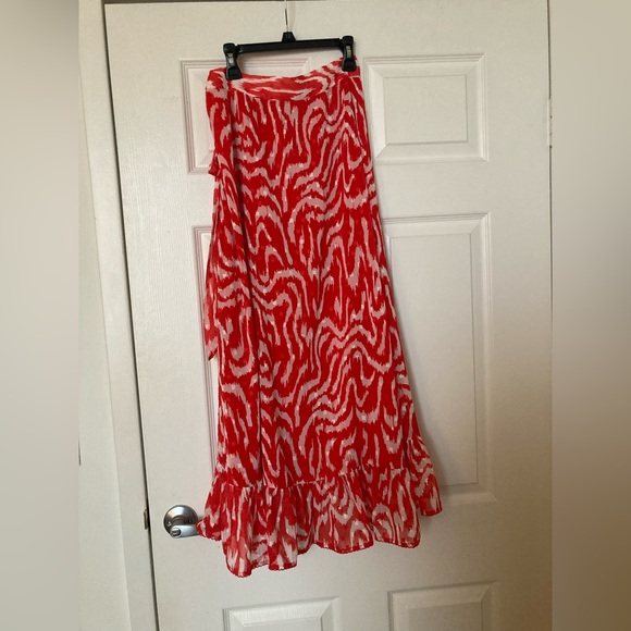Ruffle midi skirt! - Picture 3 of 4